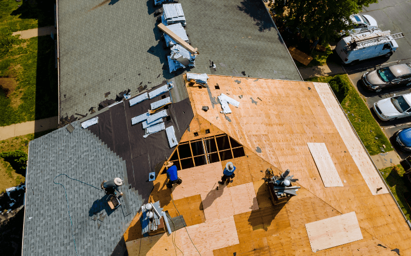 Why Hiring the Right Roofing Contractor Matters